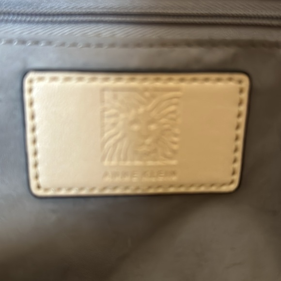 Anne Klein pink purse - Picture 5 of 7